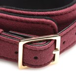 Suede boeienset